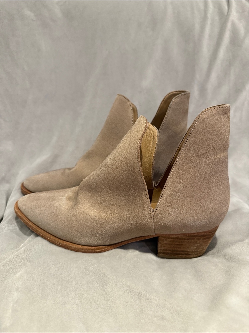 Free people Women's Taupe Suede Low Heel Ankle Boots